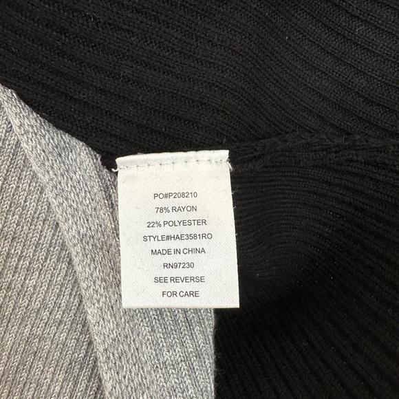 Absolutely Famous Women’s Sweater - Picture 4 of 5